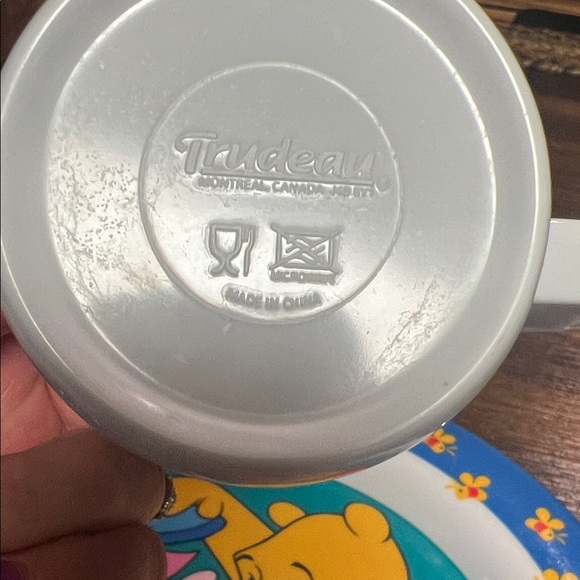 Disney  Trudeau Winnie the Pooh Dinnerware Set - Blue and Red - Picture 6 of 7